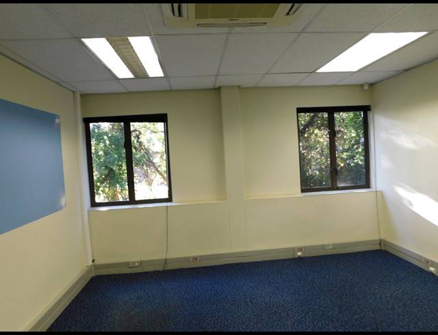 542M² OFFICE TO LET IN HYDE PARK